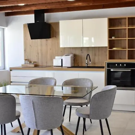 Apartment Bire